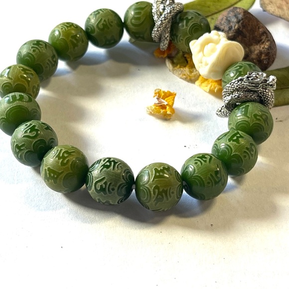 Bodhi Seed Ivory Fruit Dancing Lion Om Mani Padme Hum Engraved Peace Bracelet - Picture 5 of 6
